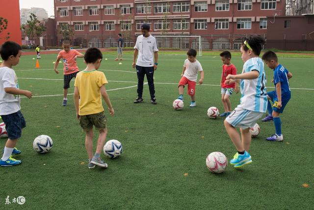 曼城17轮英超只拿到27分 创造15年最差成绩